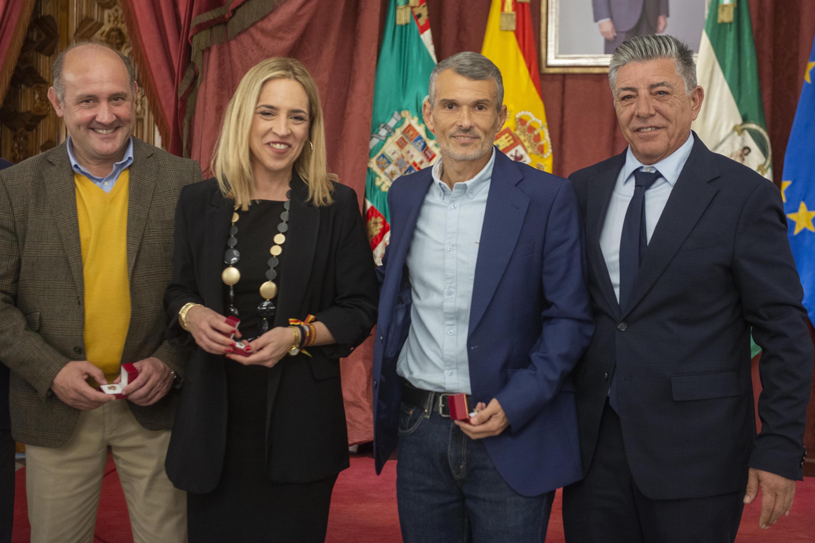 Acto de homenaje a personal con 20 años de servicio y jubilado en 2023 (19)