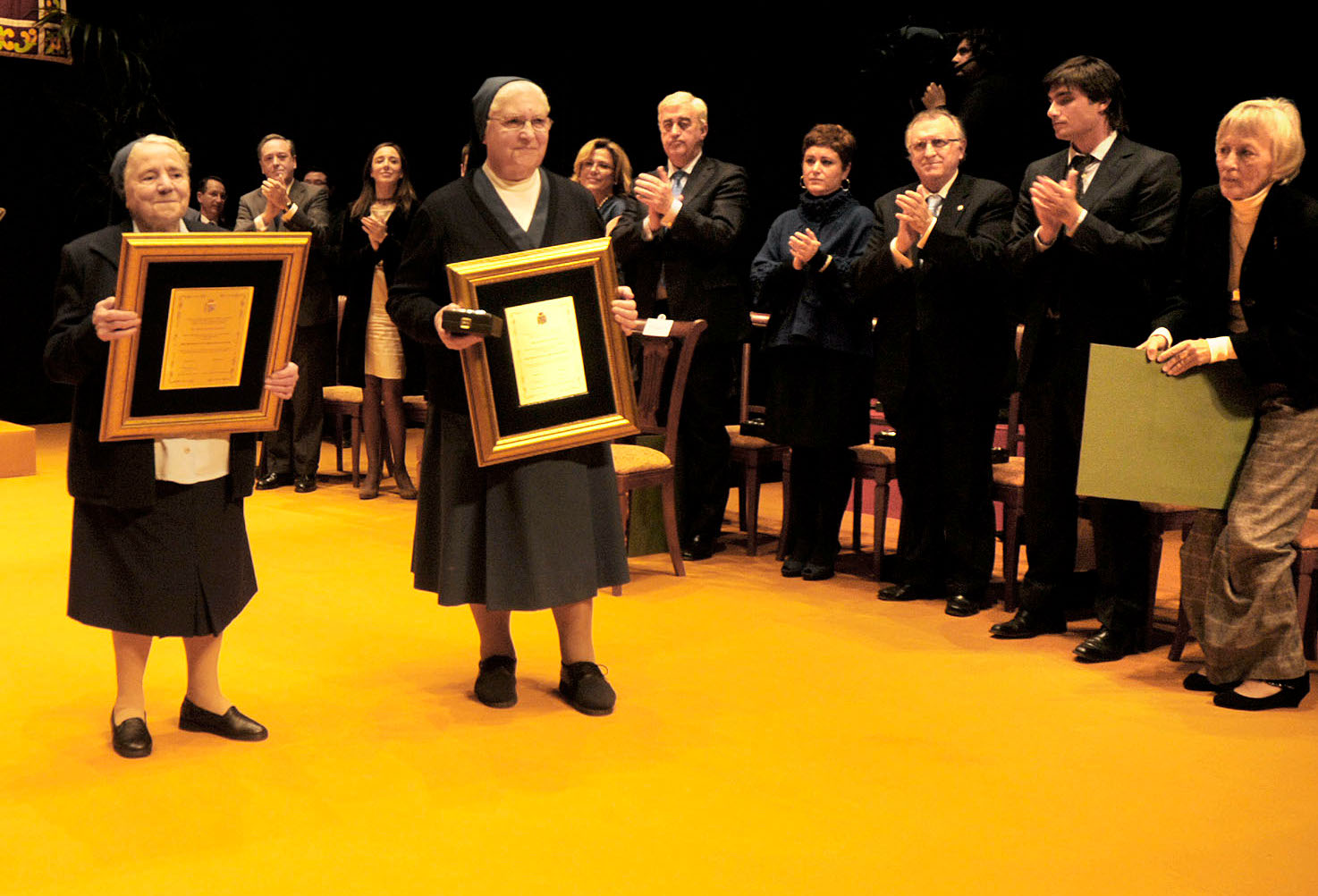 2010 Sor Trinidad Lopez de Gerasa y sor Nieves Rodriguez del comedor de Maria Arteaga