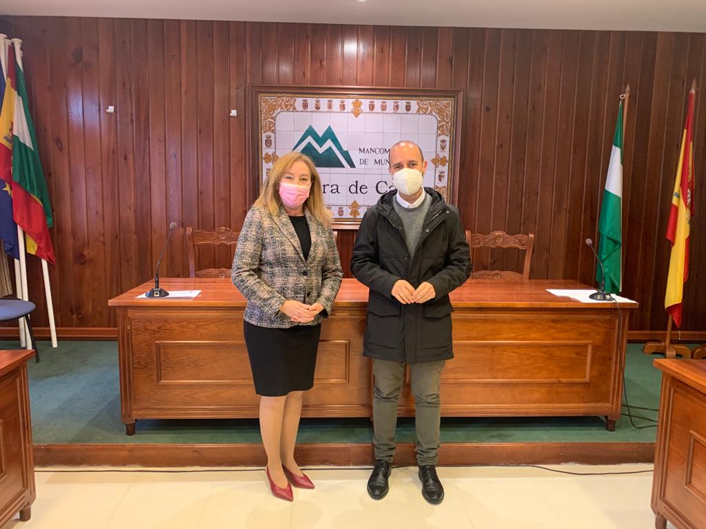 Isabel Gallardo y Carlos García, en la Mancomunidad de la Sierra de Cádiz