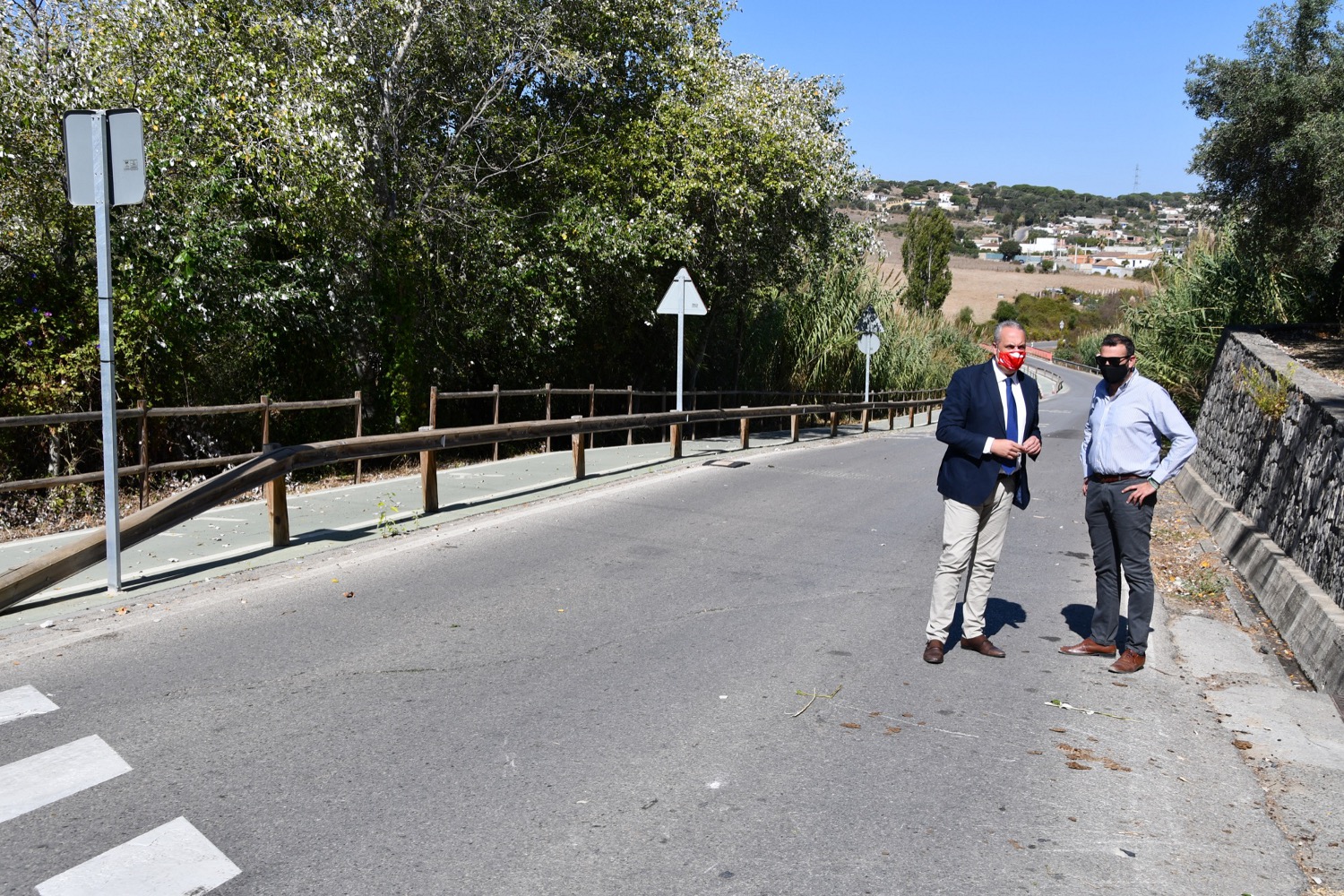 visita de Pizarro y Ruiz Boix a carretera en San Roque