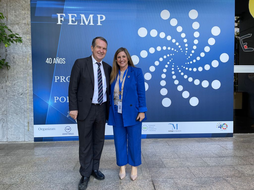 Irene Garcia con Abel Caballero en la jornada de la FEMP