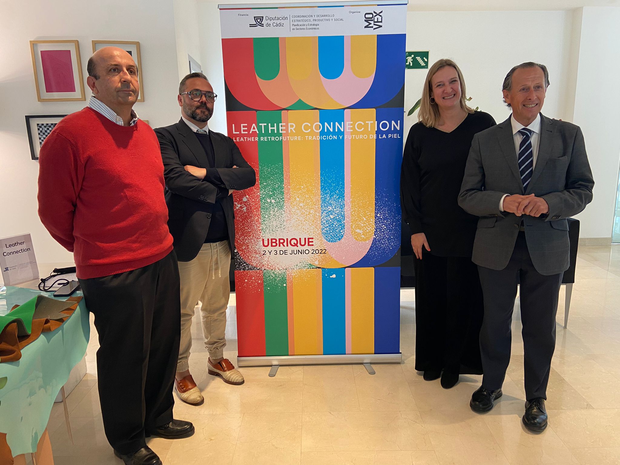 Roman_alcaldesa de Ubrique y responsables de Movex