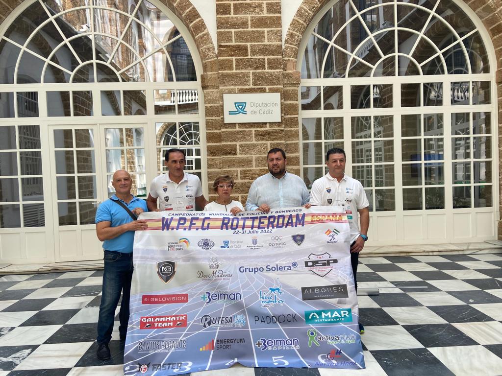 Presentación de los deportistas de Sherrypol en el Palacio Provincial