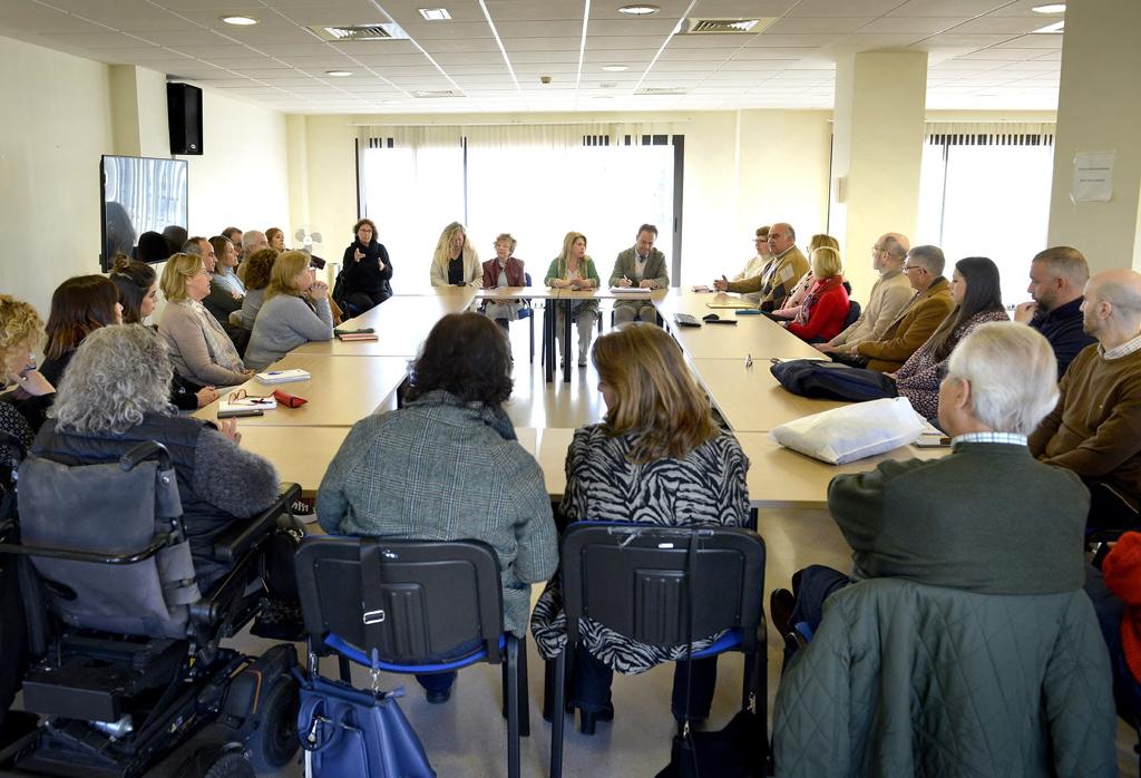 Reunión de De la Encina, Collado y Sánchez con asociaciones en Jerez (2)