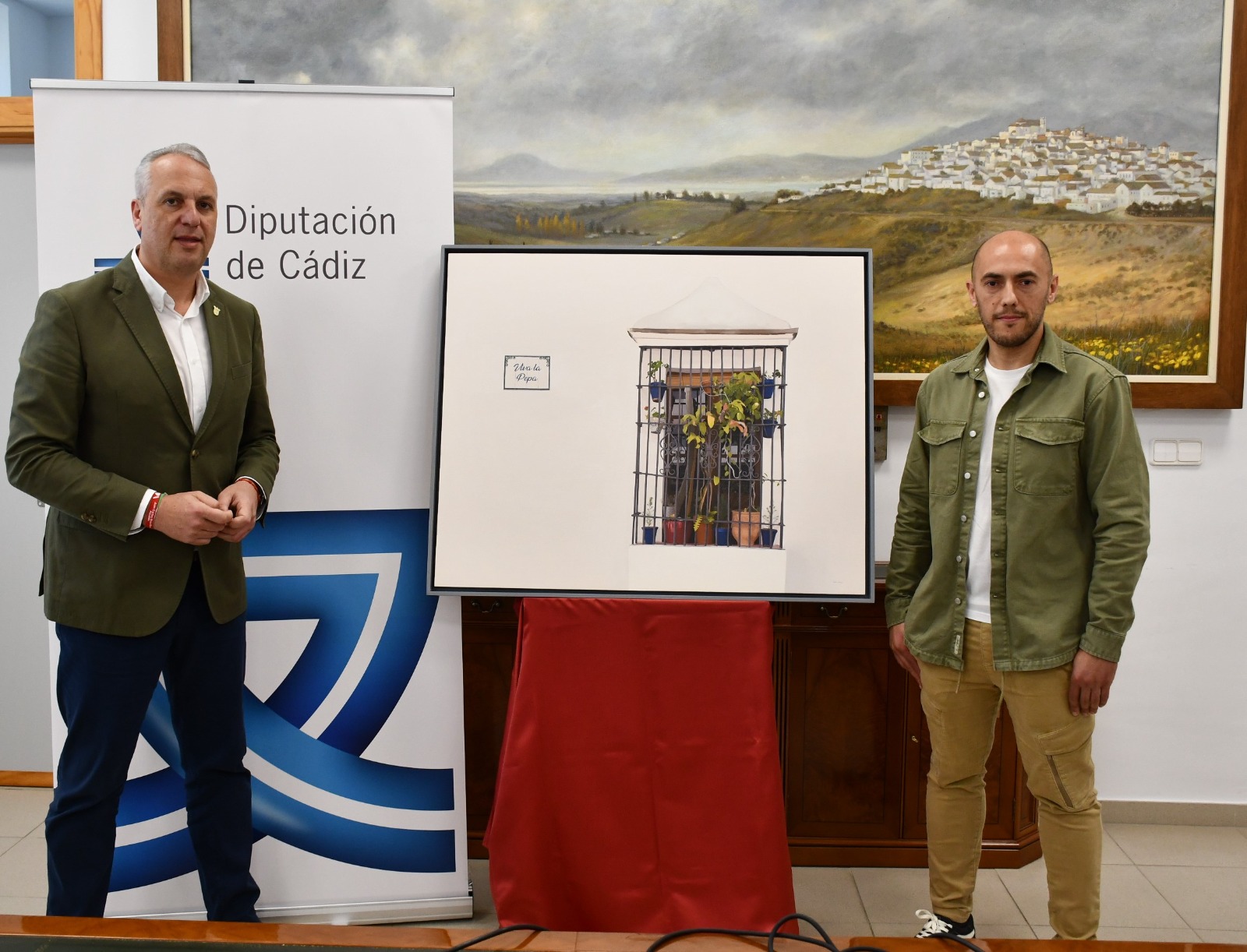 Ruiz Boix e Isaac Cruces, con el cuadro del Día de la Provincia 2023 (1)