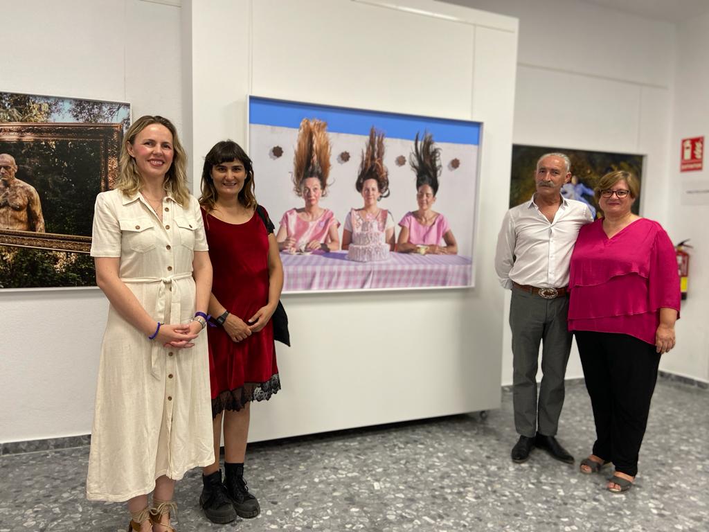 Vanesa Beltrán, Esther Gómez, José Hinojo e Isabel Blanco, en la inauguración de la muestra