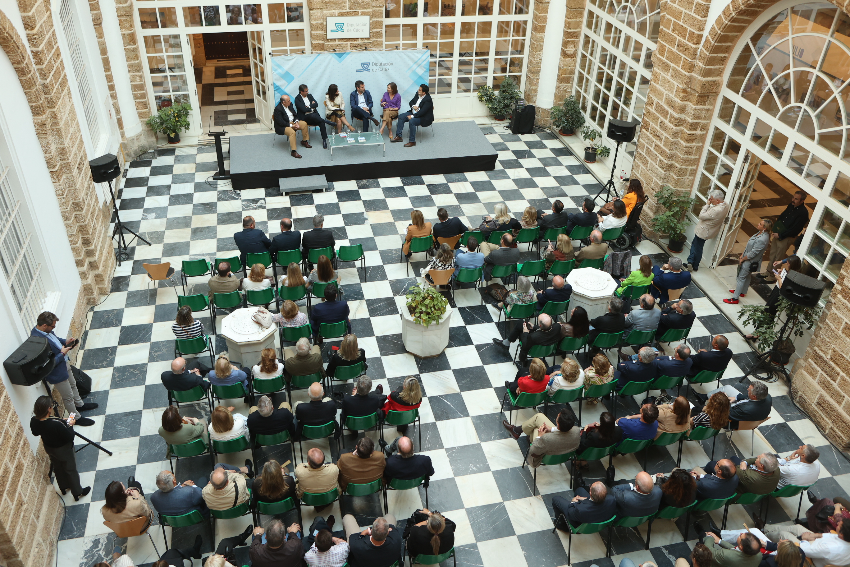 Presentacion de Sin acritud_vista del patio