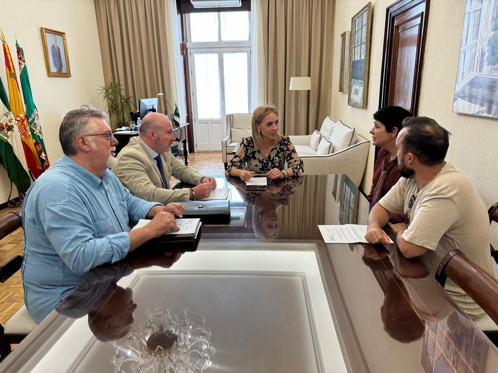 Almudena Martínez con respresentantes de GadesArt (2)