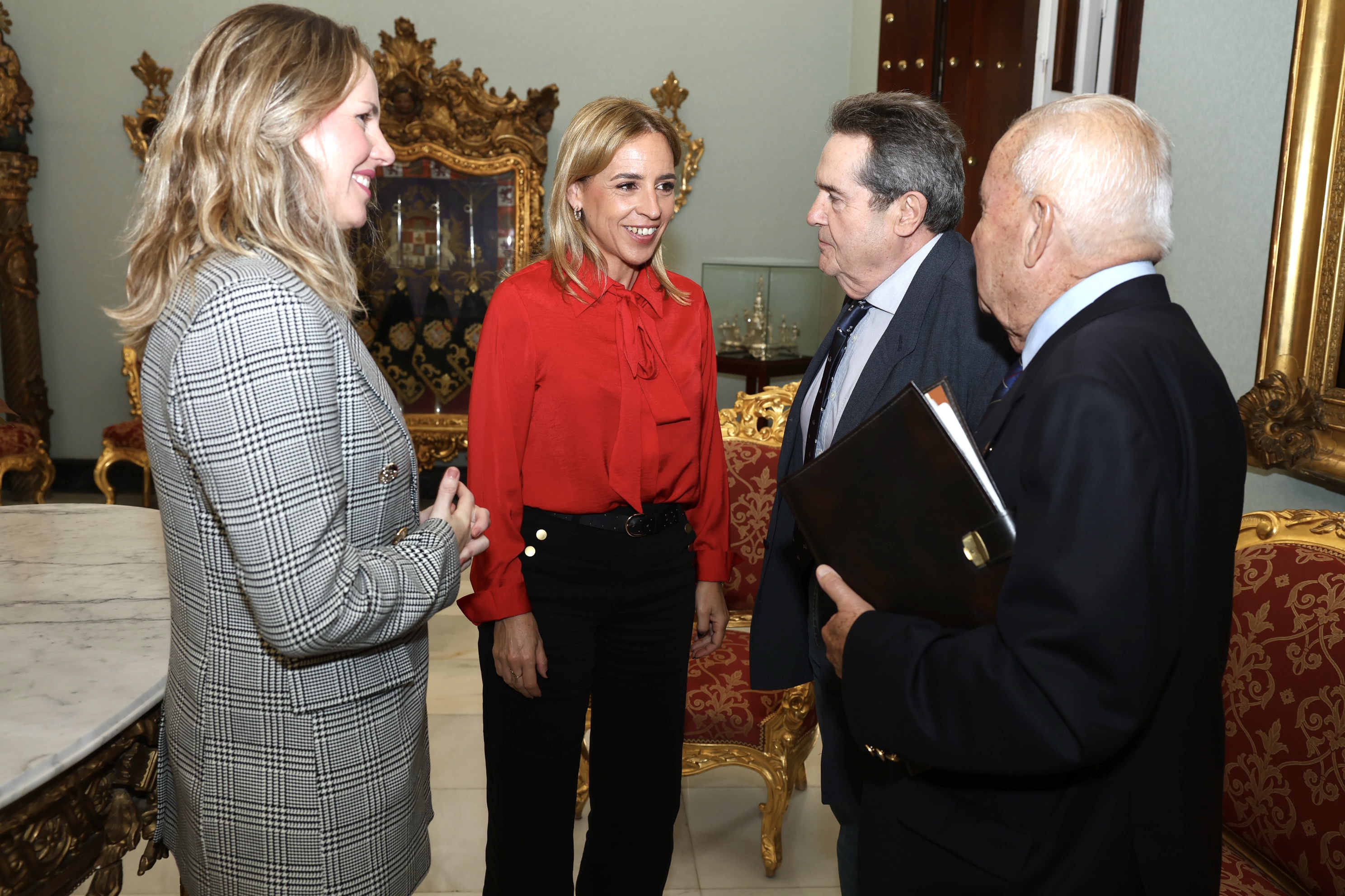 Almudena Martínez reunida con creadores de Jerez Paleta de Colores