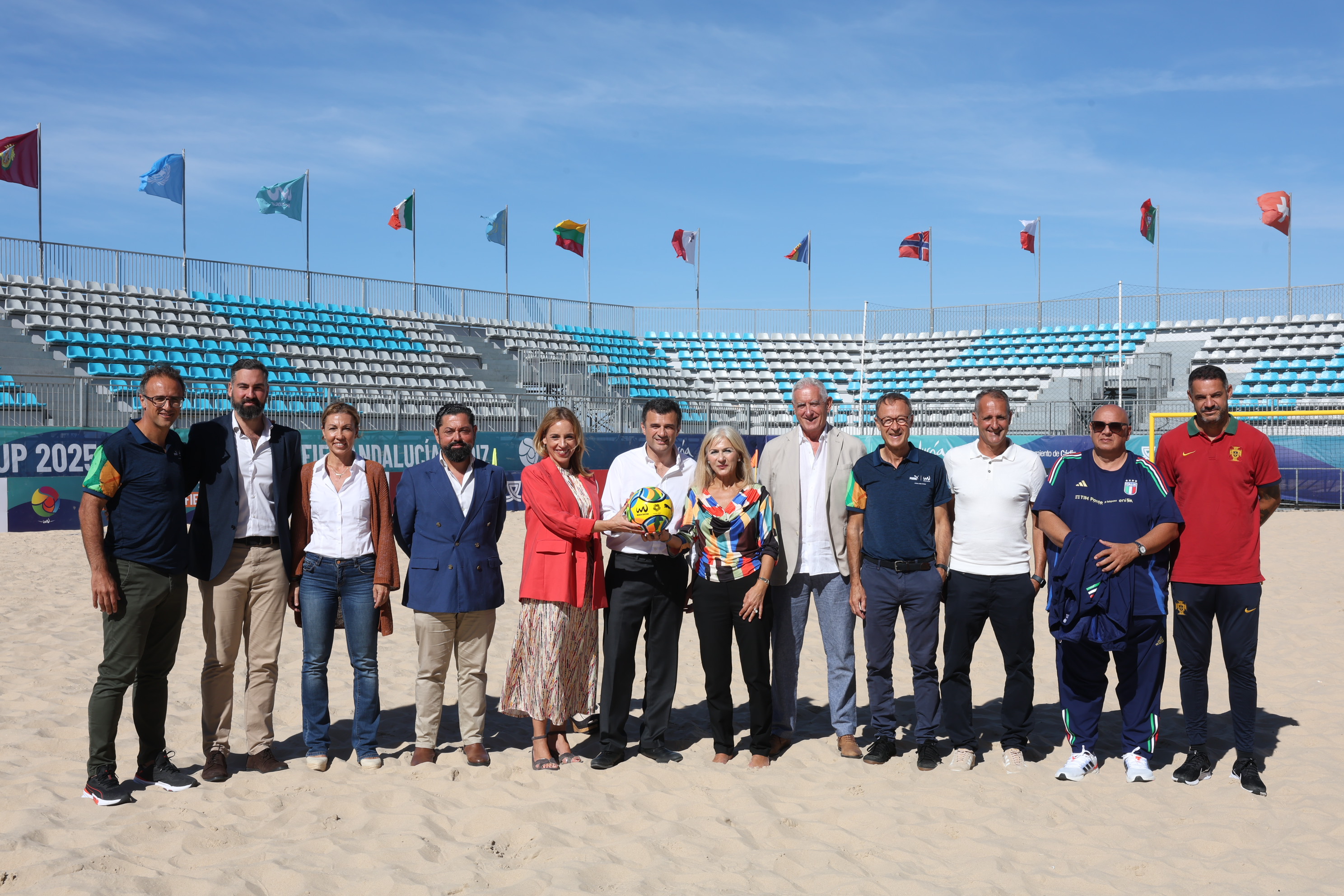 Foto de familia de la organización del torneo