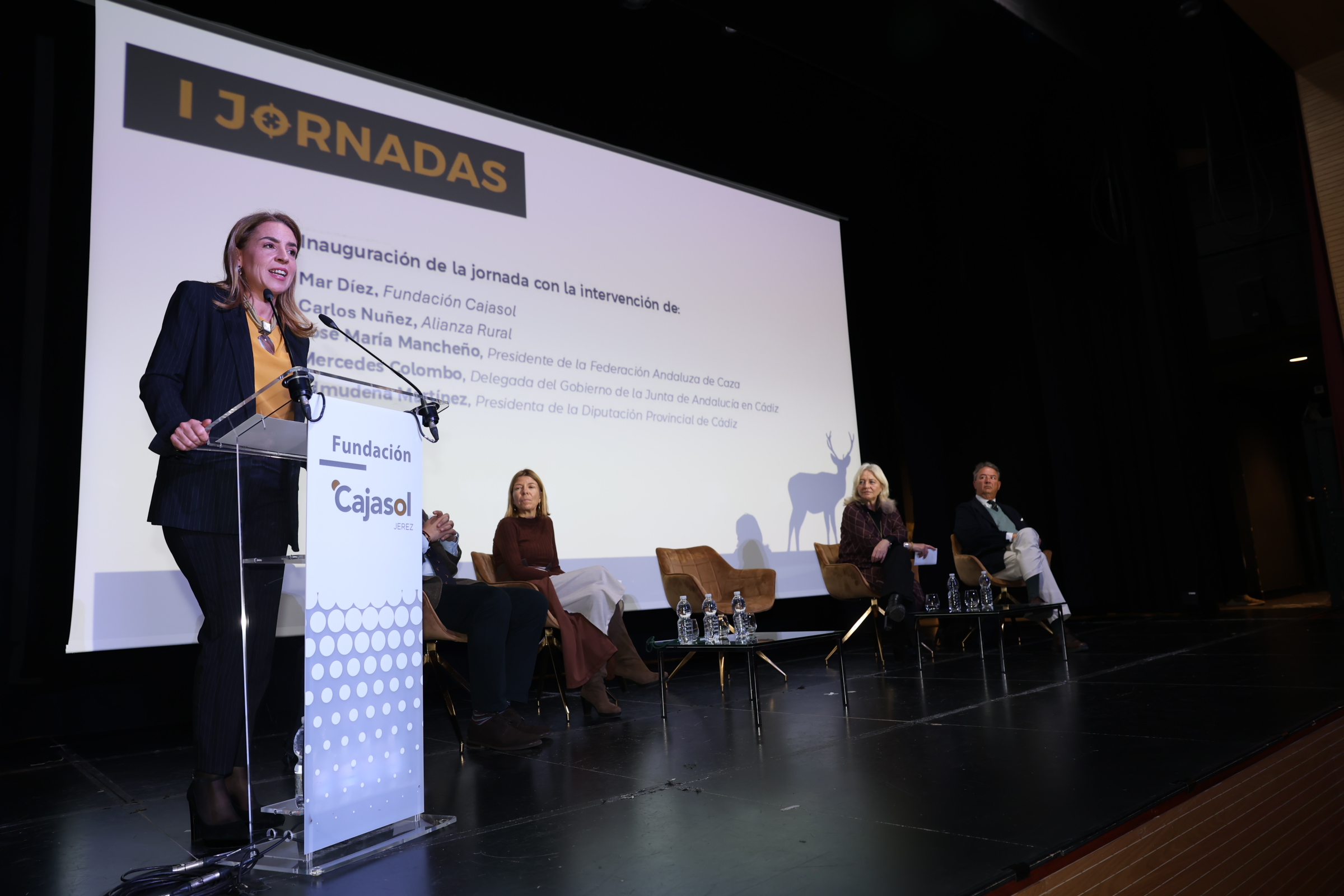 Almudena Martínez en la Jornada Cinegética de la Fundación Cajasol (2)