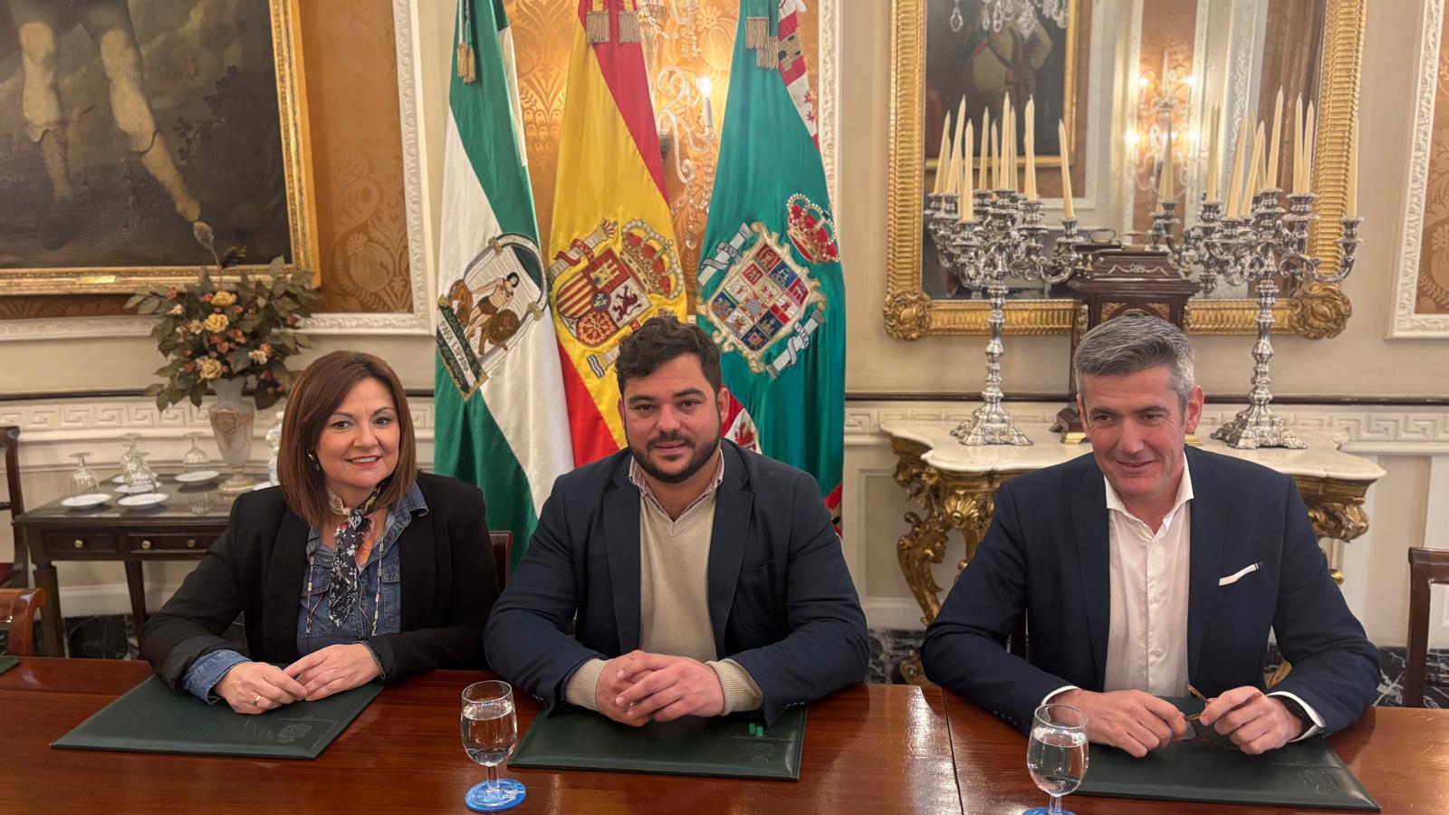 Sebastián Hidalgo con alcalde de Arcos