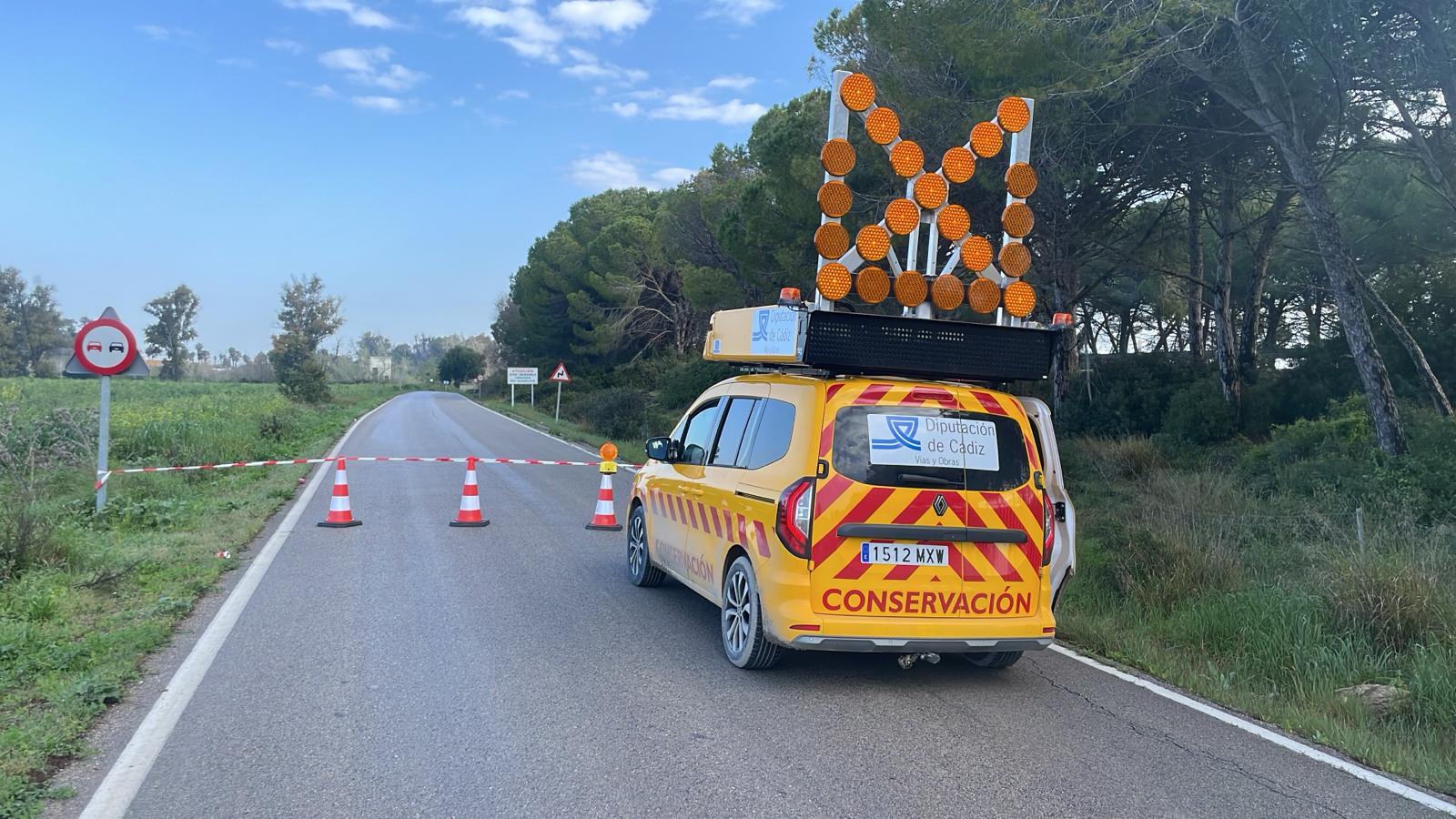 corte de tramo en la carretera CA-3113