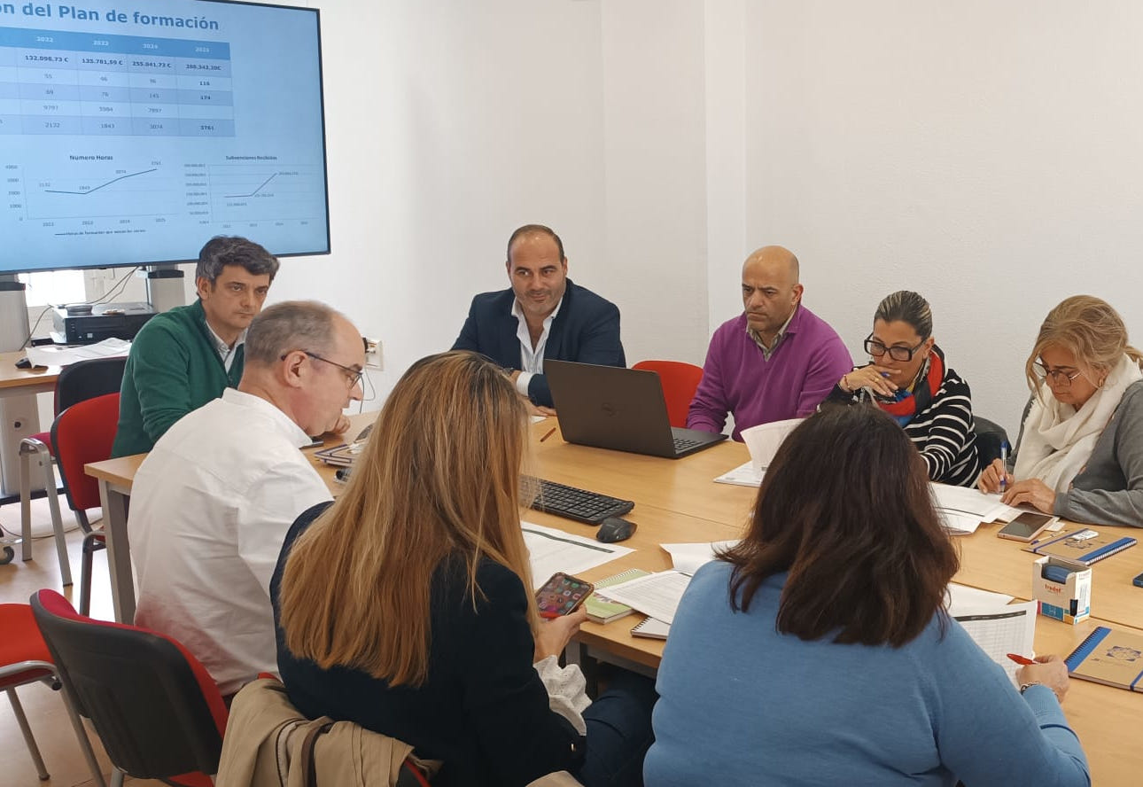 Antonio Aragon en la presentacion del plan de formacion continua