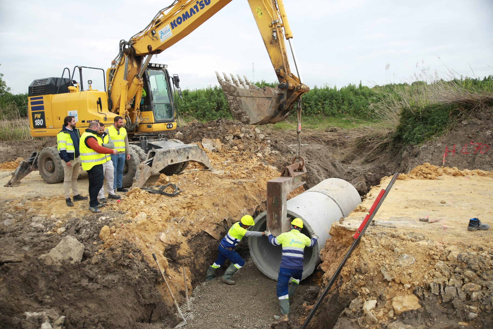 Obras de reparacion en la carretera de Las Mesas en Jerez
