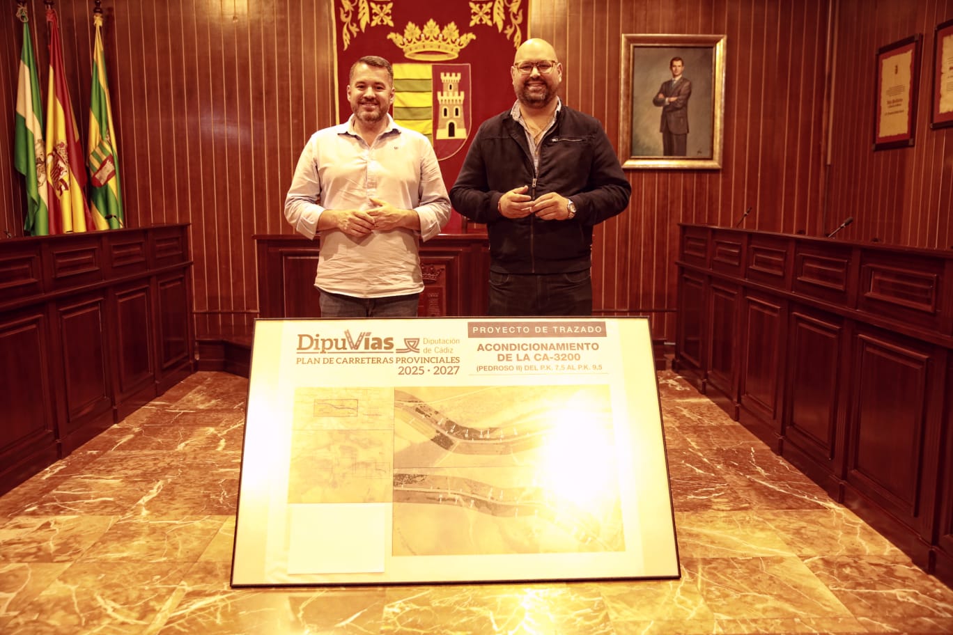 Javier Bello y Andres Clavijo con una imagen del nuevo proyecto