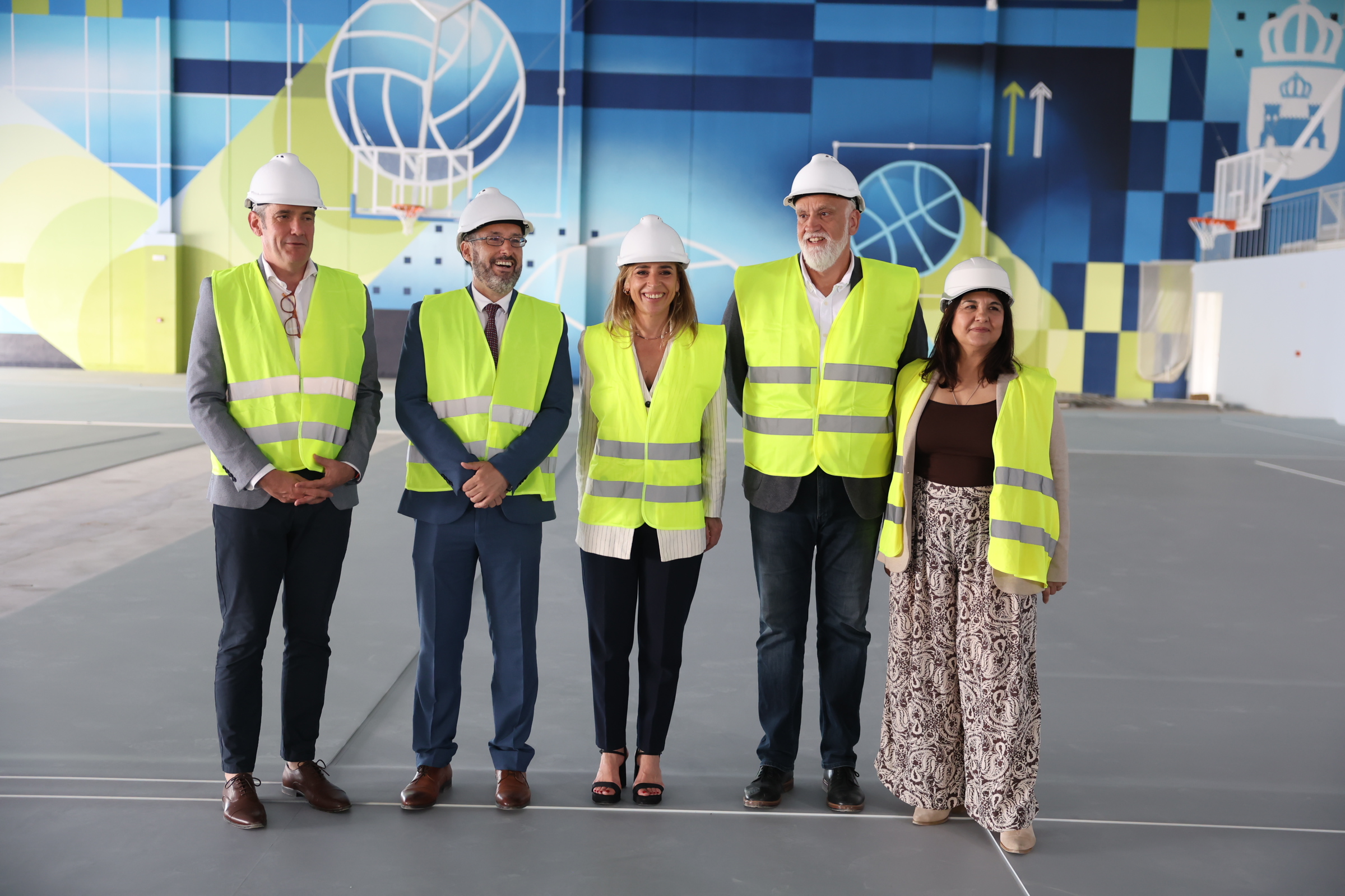 Visita al polideportivo de La Línea