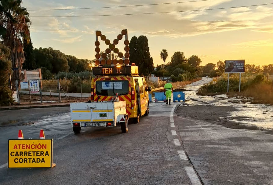 Carretera entre Torremelgarejo y Estella del Marques