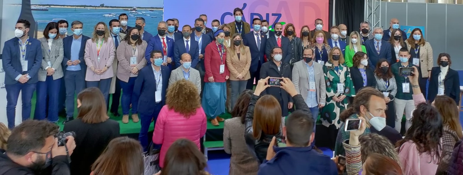 alargada Foto de familia de la inauguración de la feria Bienmesabe  (2)